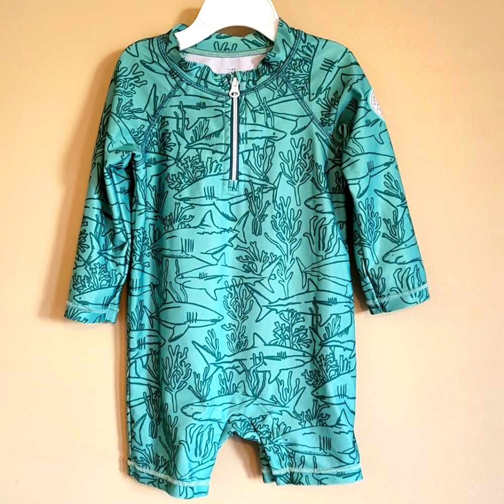 Rashguard green shark pattern swimsuit